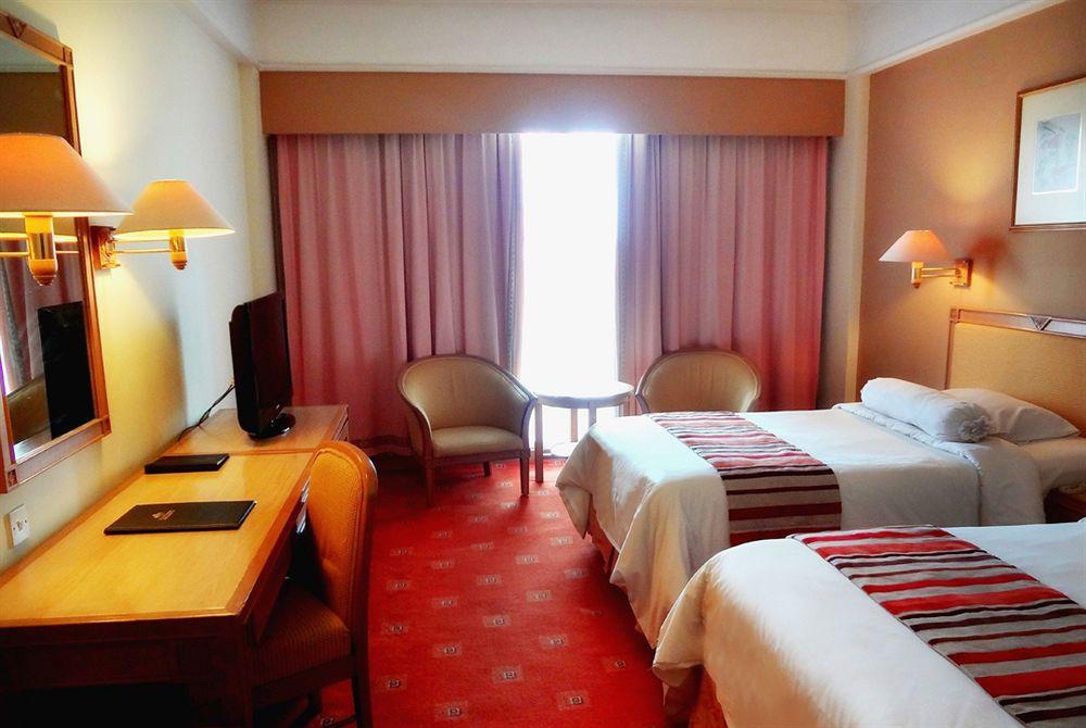 Tiara Medan Hotel & Convention Center Экстерьер фото