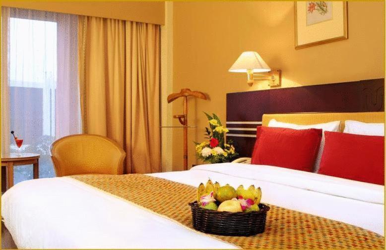 Tiara Medan Hotel & Convention Center Экстерьер фото